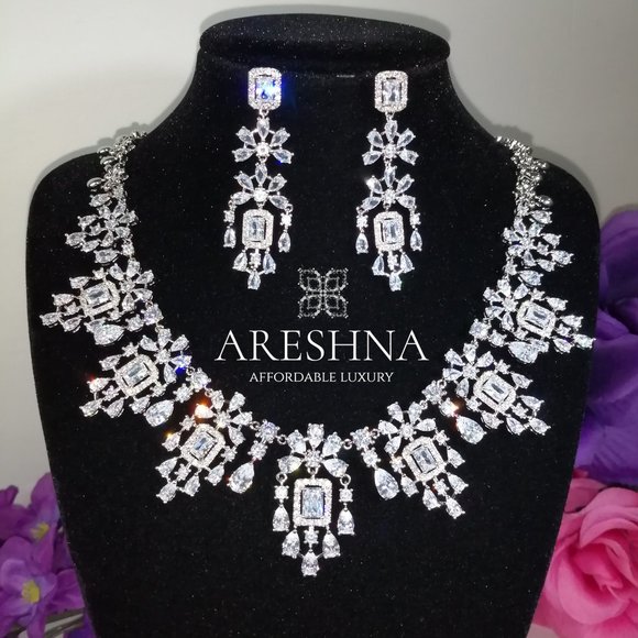 Magestic Diamond Bridal Jewelry Set Necklace and Earrings - Picture 6 of 11